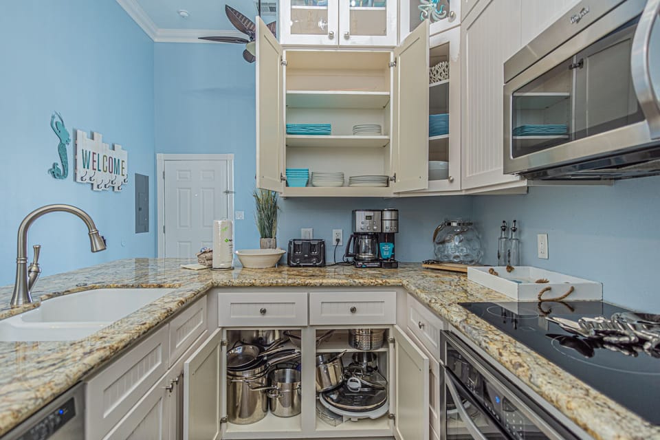 Gourmet Kitchen, equipped for the home chef.  Granite countertops, soaring ceilings and stainless steel appliances.