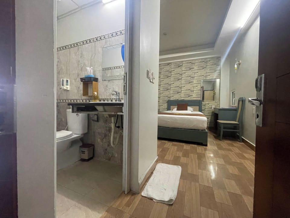 Double or Twin Room | Minibar, desk, soundproofing, free WiFi
