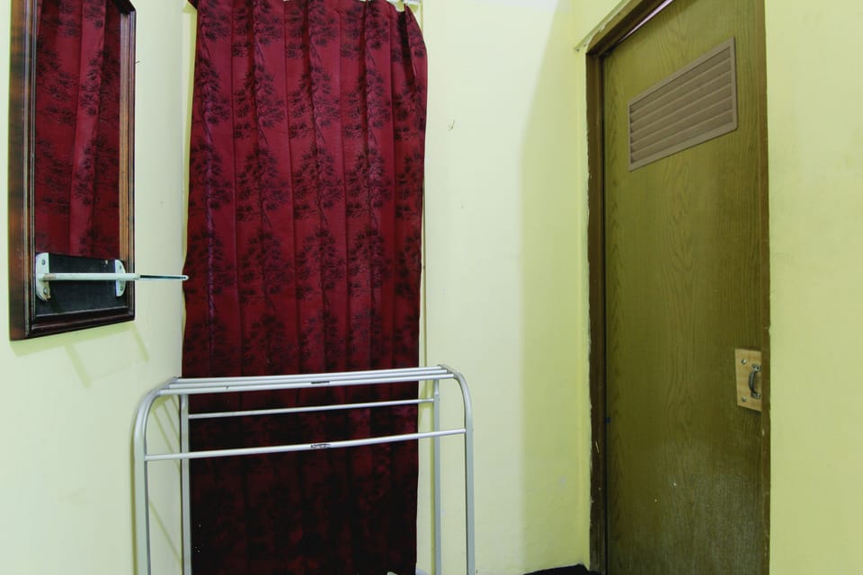 Standard AC | Bathroom | Shower, towels