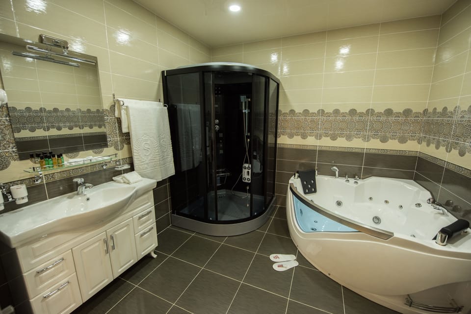Free toiletries, hair dryer, bathrobes, slippers