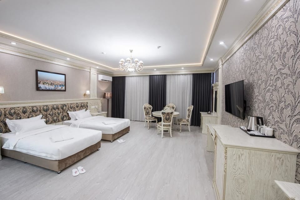 Executive Room | Egyptian cotton sheets, premium bedding, in-room safe, desk