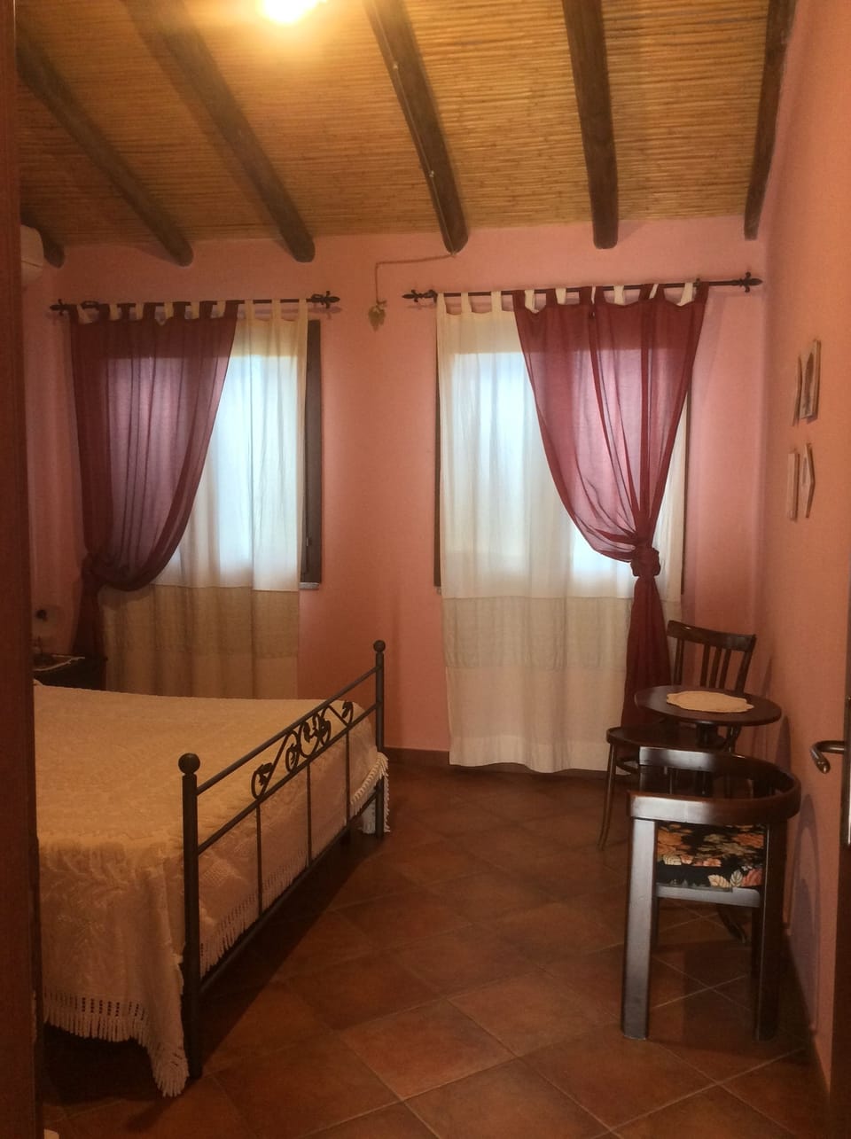 Classic Double or Twin Room | Individually decorated, individually furnished, desk, blackout drapes