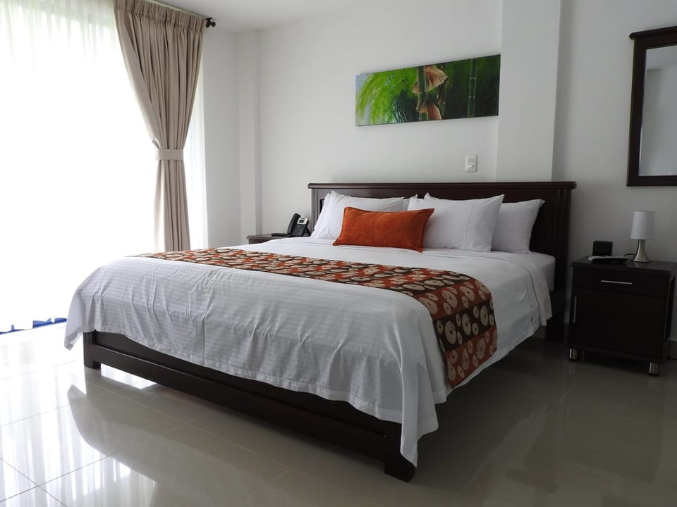 In-room safe, free WiFi, bed sheets