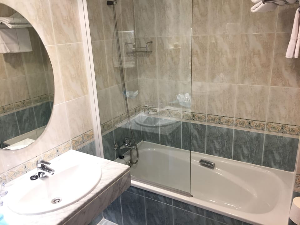Free toiletries, towels
