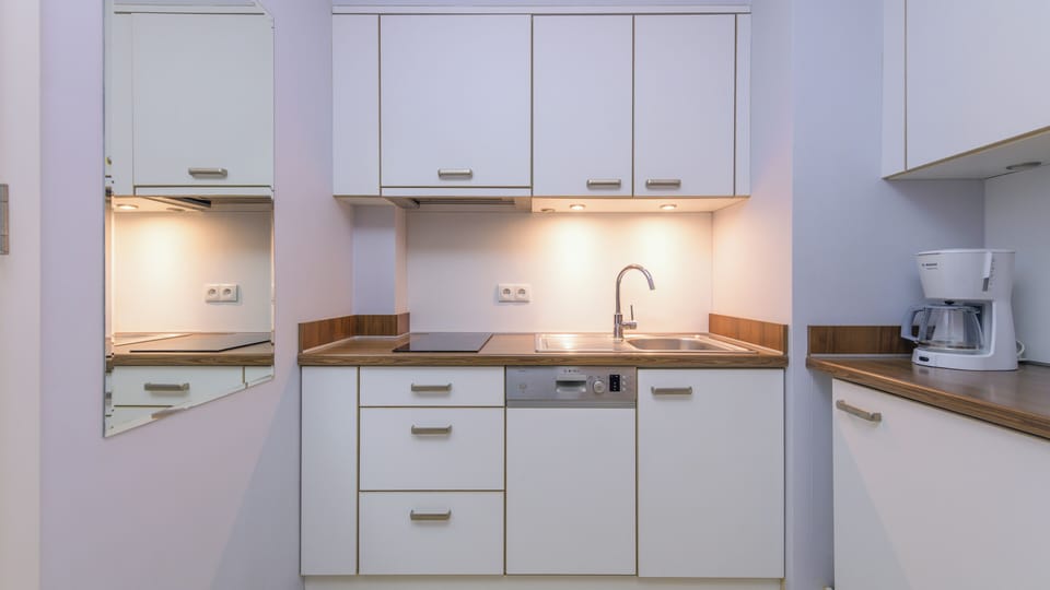 Apartment (13) | Private kitchen | Fridge, microwave, stovetop, dishwasher