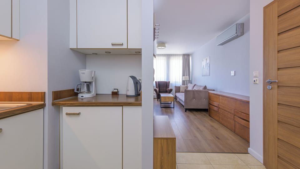 Apartment (13) | Living area | Flat-screen TV