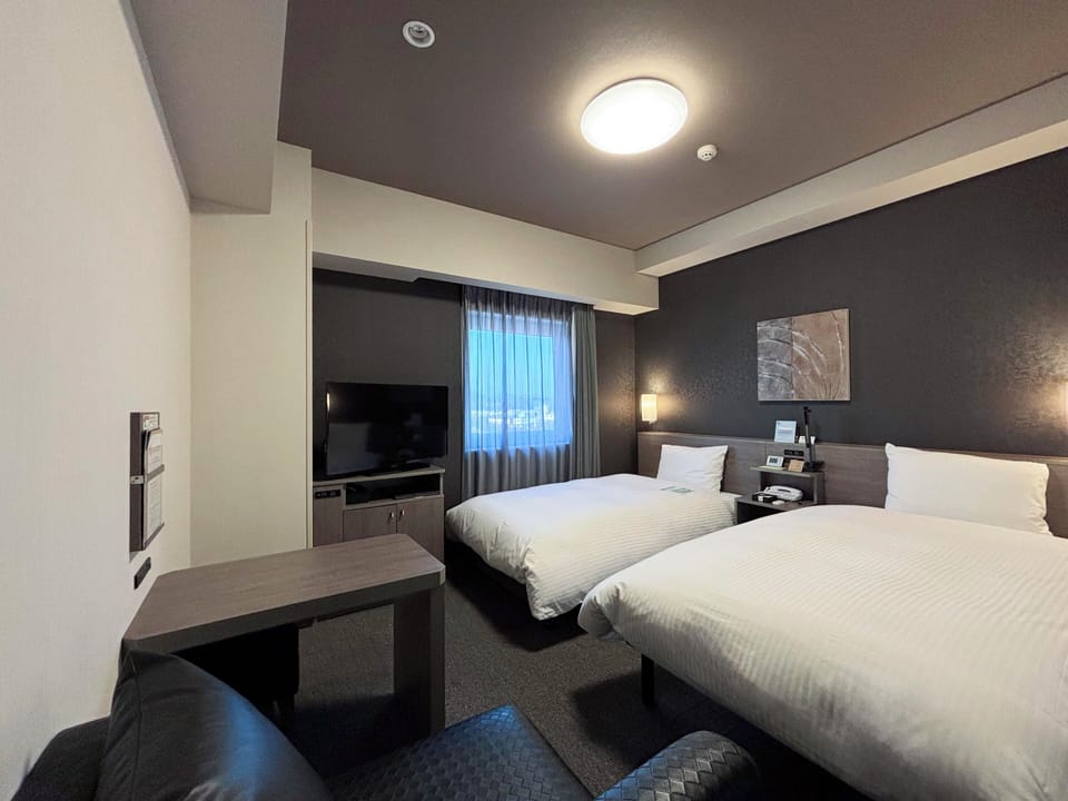 Comfort Twin Room, Non Smoking | Desk, WiFi (free), bed sheets