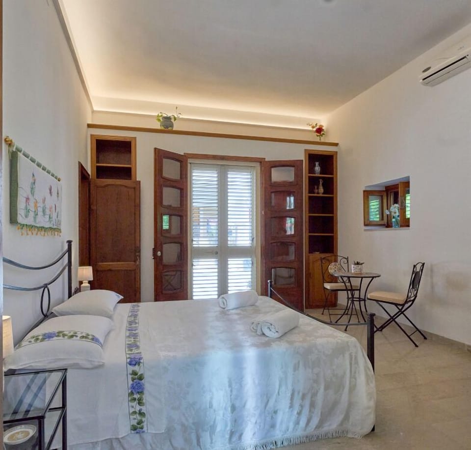 Basic Triple Room (Speronella) | WiFi (free)