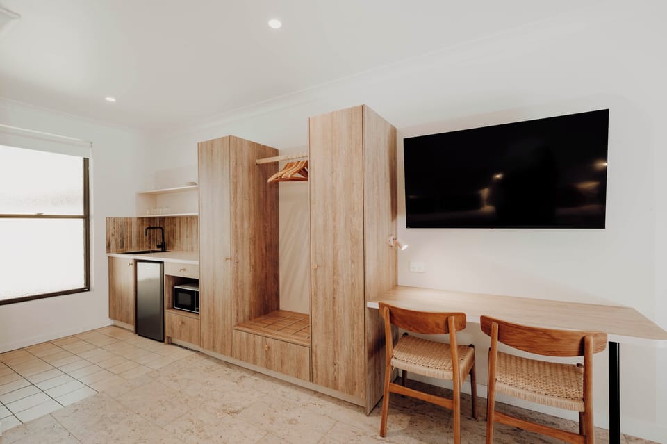 Family Room, Multiple Beds, Non Smoking | Wardrobe
