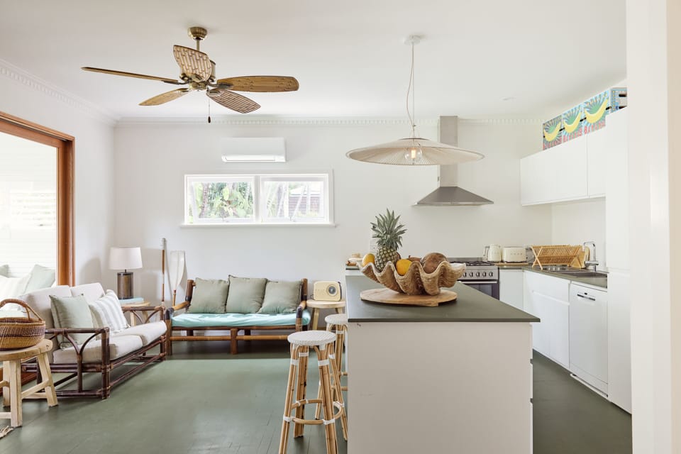 Sunset Bungalow | Living area | Smart TV, Netflix, streaming services