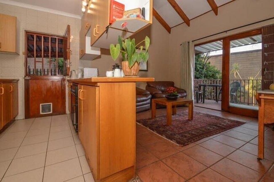 Deluxe Double Room | Living area | Flat-screen TV