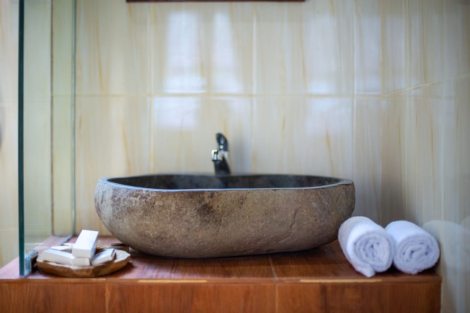 Bathroom sink