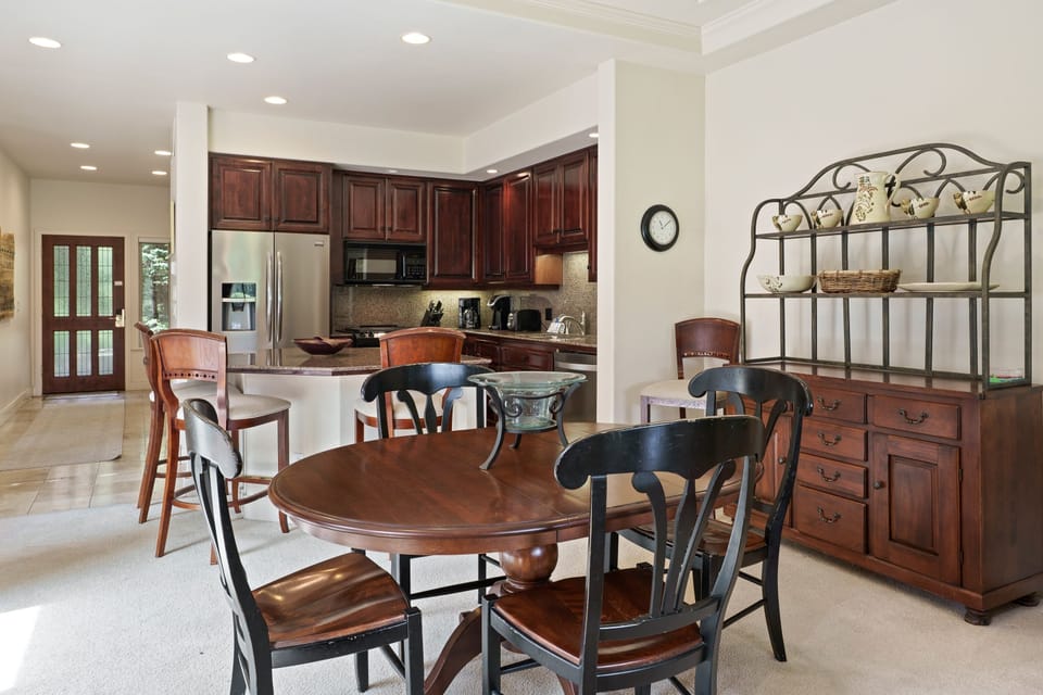 House, 2 Bedrooms | Dining