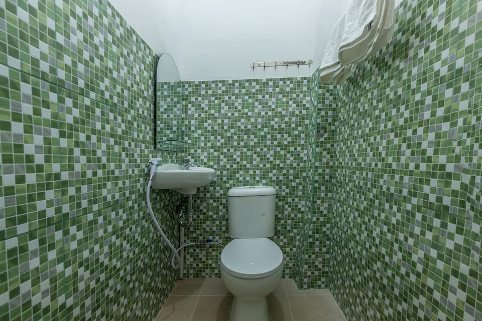 Shower, towels
