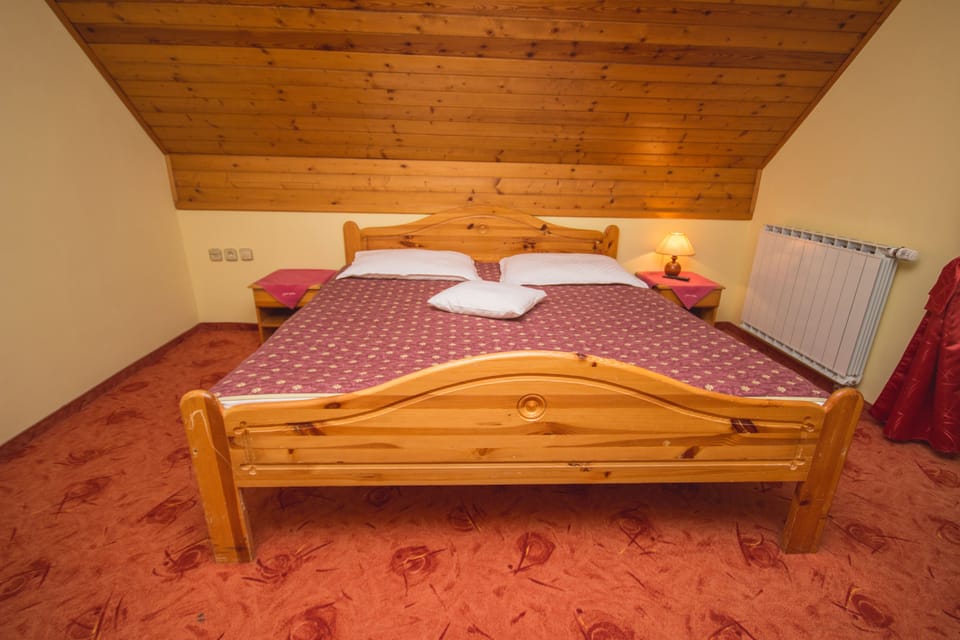 Desk, soundproofing, iron/ironing board, free WiFi