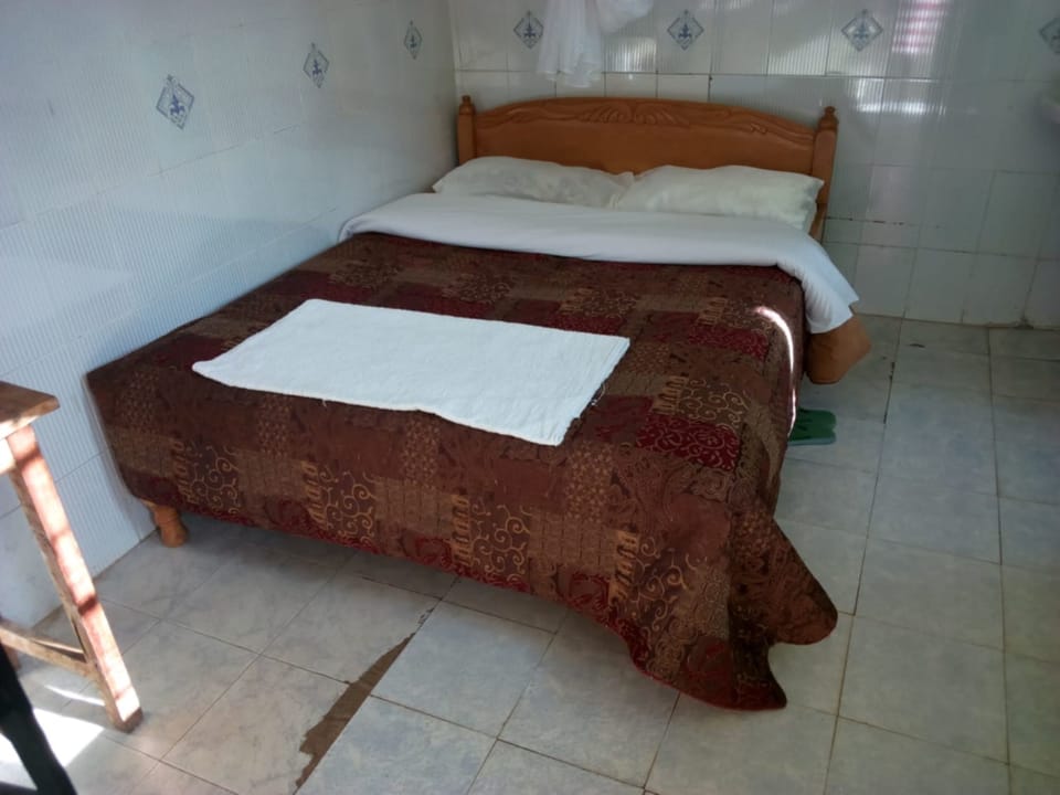 Standard Double Room | Desk, bed sheets