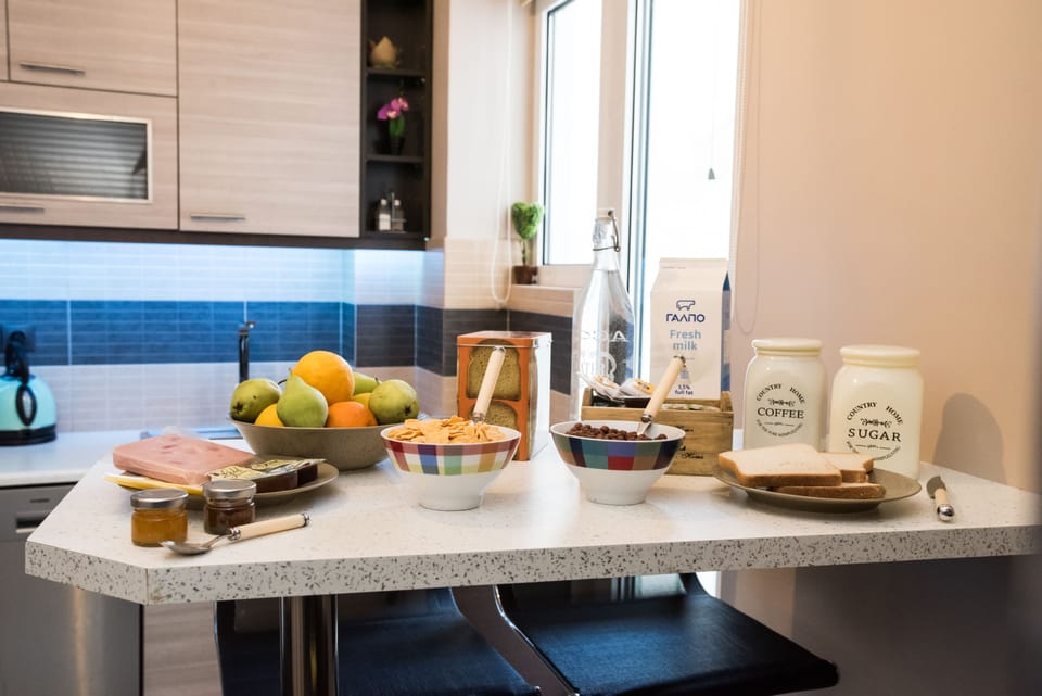 Luxury Apartment | Private kitchen | Coffee/tea maker, fridge, microwave, oven