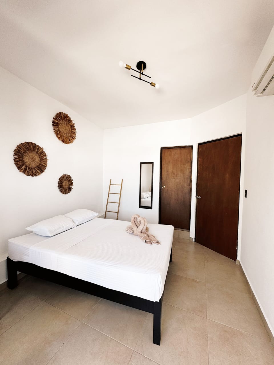 Comfort Double Room | Hypo-allergenic bedding, iron/ironing board, bed sheets