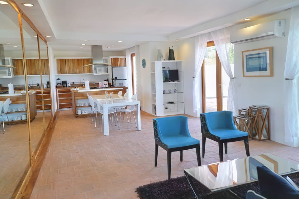 Panoramic Apartment, 2 Bedrooms | Premium bedding, in-room safe, WiFi (free), individually decorated