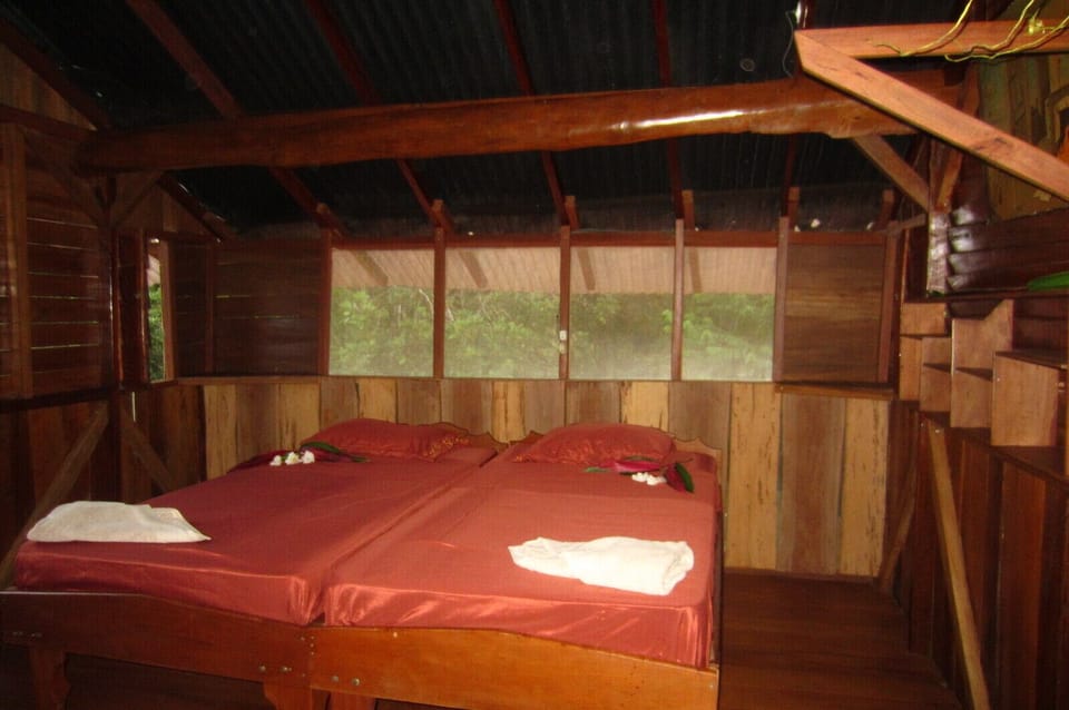 Comfort Cabin | Down comforters, pillowtop beds, WiFi (free), bed sheets