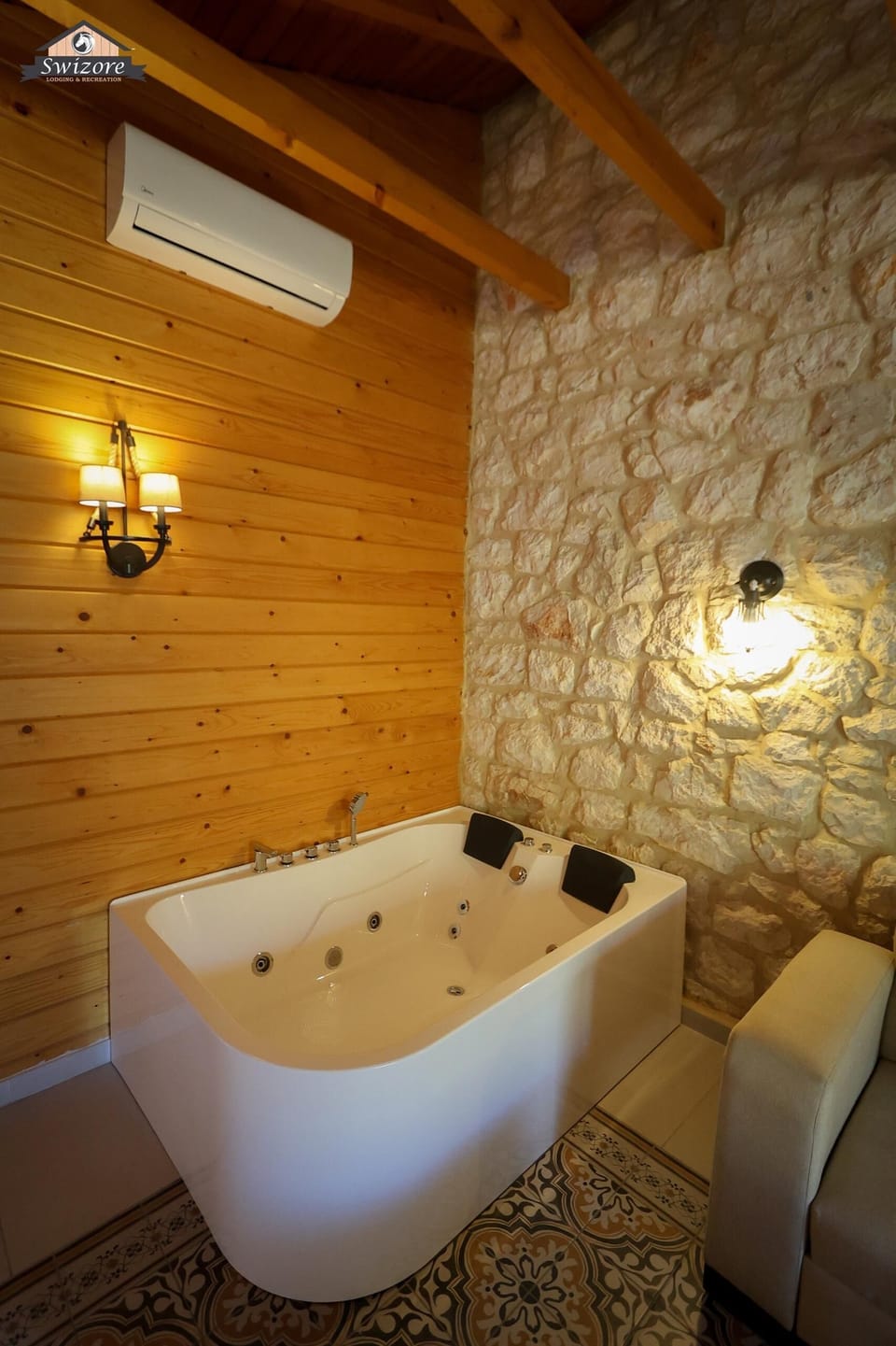 Jetted tub