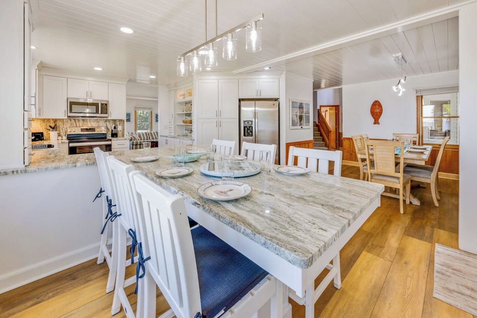 Surf or Sound Realty - 905 - Paradise Point - Dining Area -3