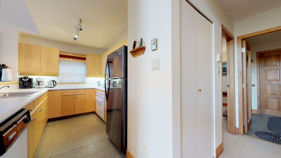 Enjoy the ease of an open-concept kitchen that connects to the living and dining areas.