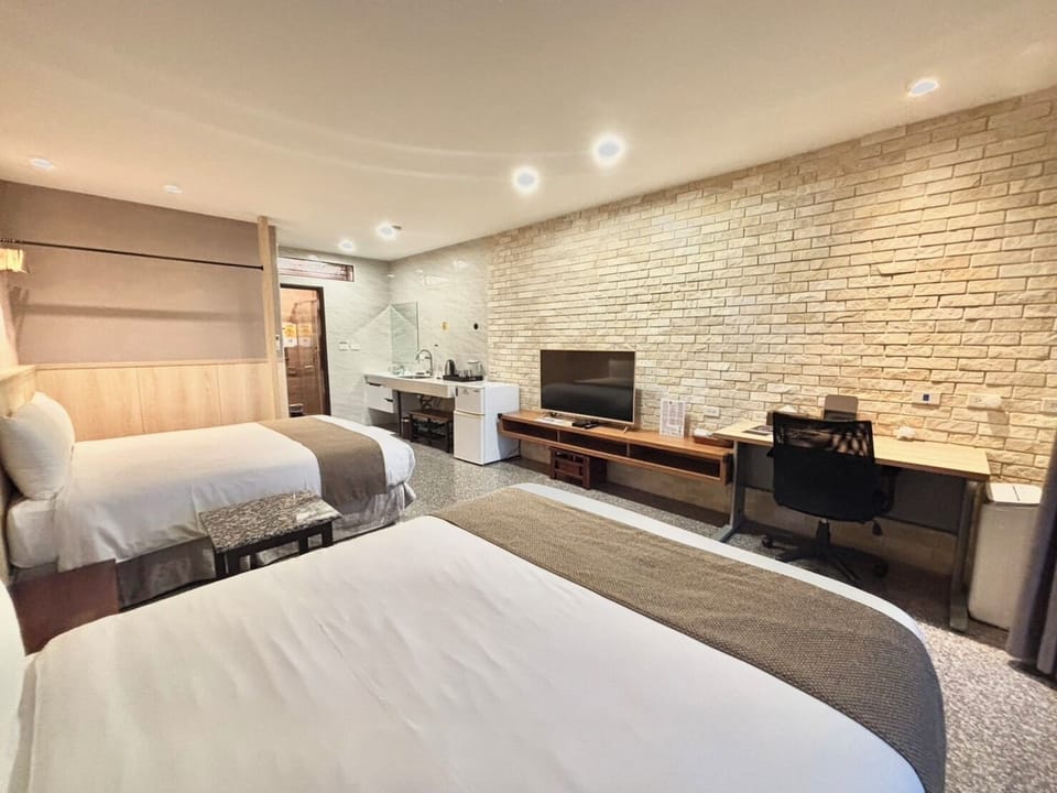 Standard Quadruple Room (Limited parking, reservation required) | Individually decorated, individually furnished, desk, blackout drapes