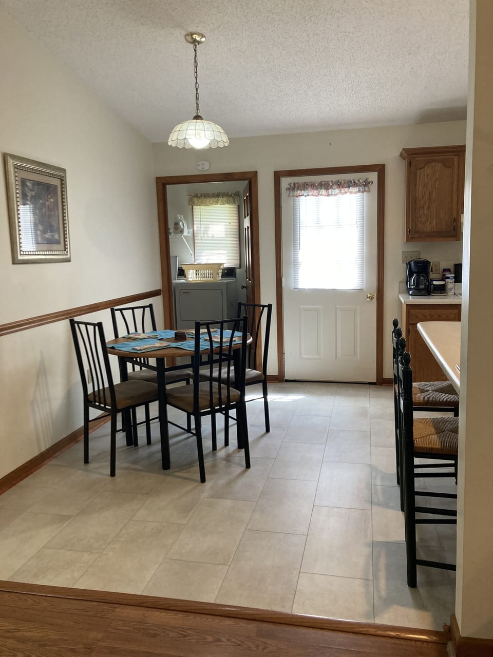 Dining area -new floors