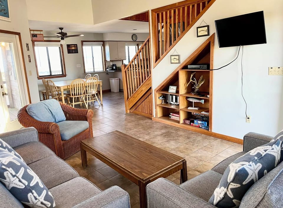 Living Area with TV/DVD