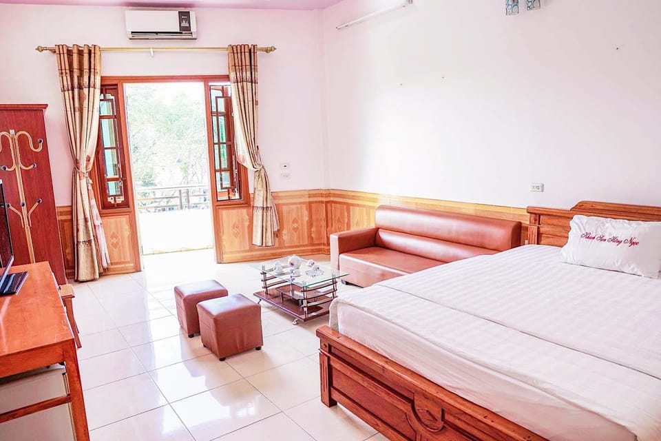 Premium bedding, pillowtop beds, desk, blackout drapes