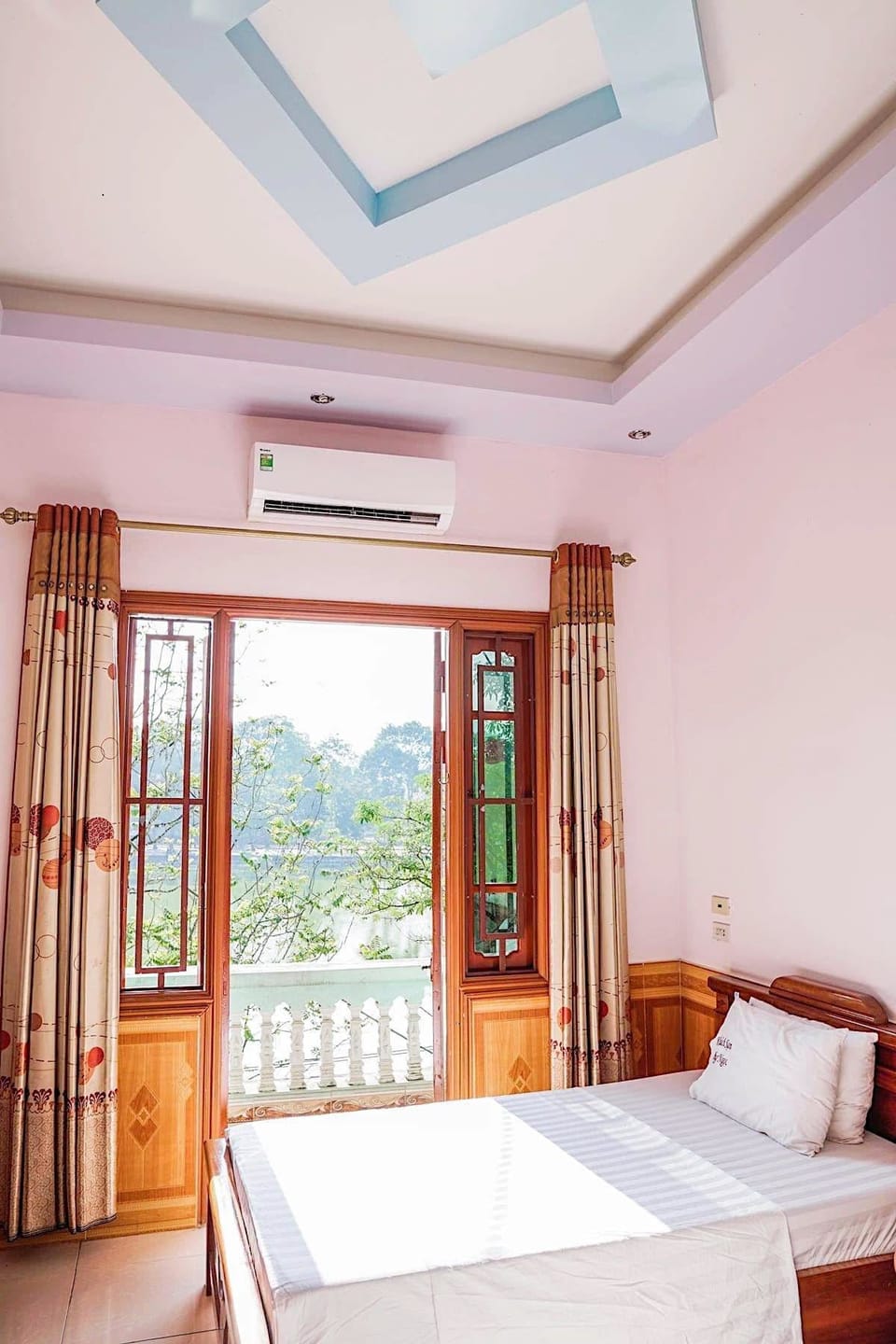 Premium bedding, pillowtop beds, desk, blackout drapes