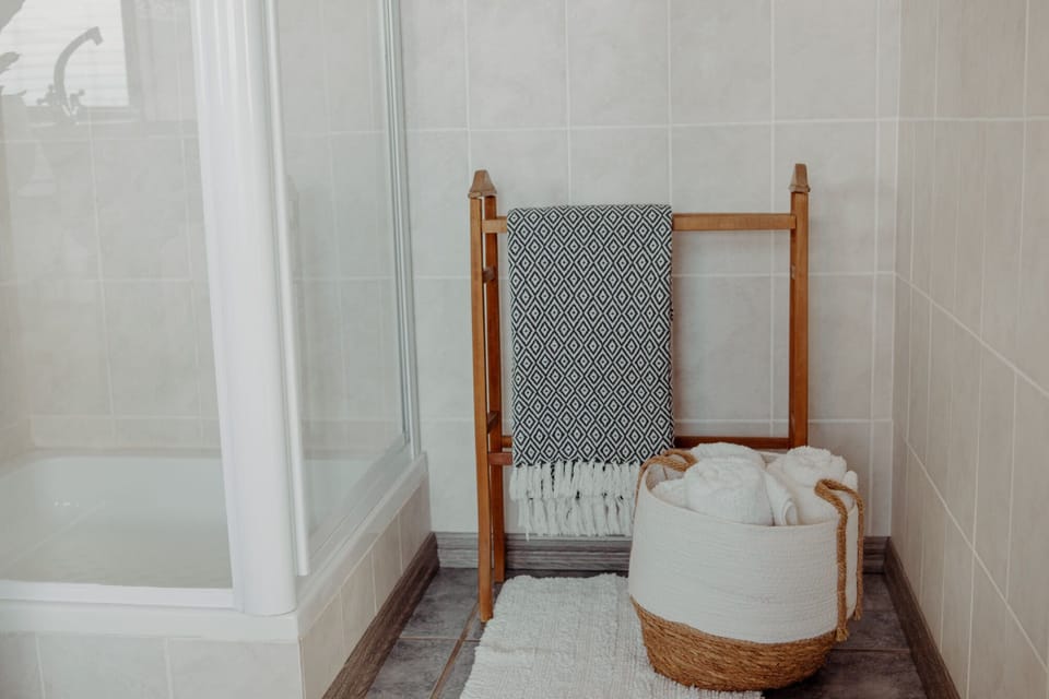 Double or Twin Room, Sea View | Bathroom | Free toiletries, hair dryer, bathrobes, slippers