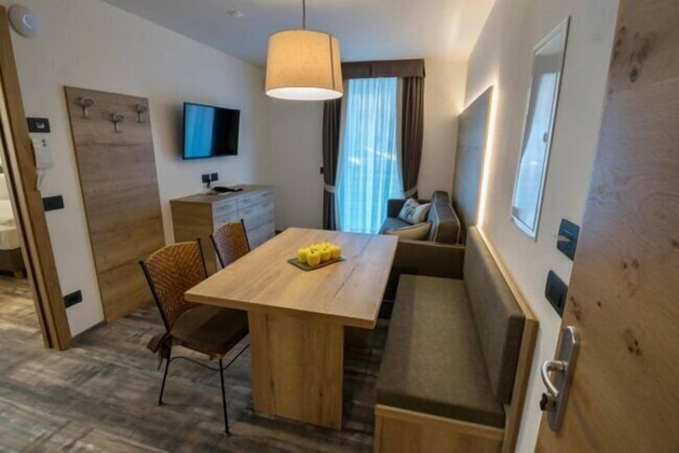 Family Apartment, Annex Building | In-room safe, desk, free WiFi, bed sheets