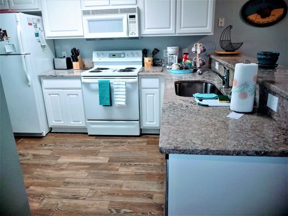 Kitchen with new floor and countertop
