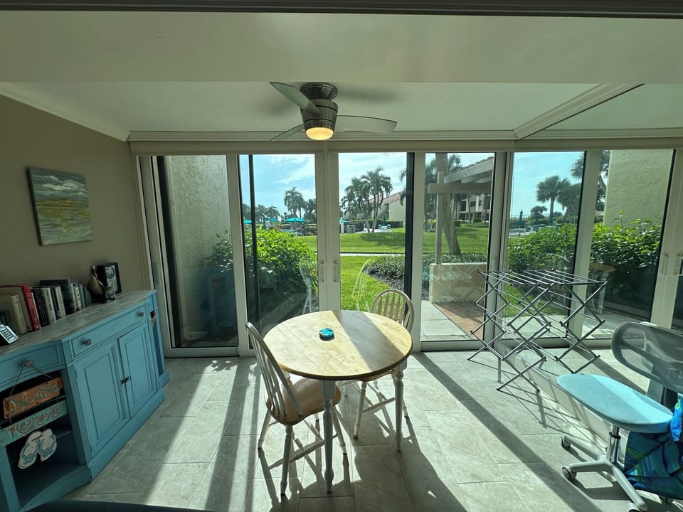 2-106 lanai