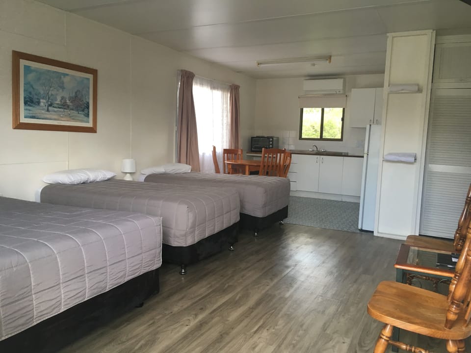 Family Room | WiFi (free)
