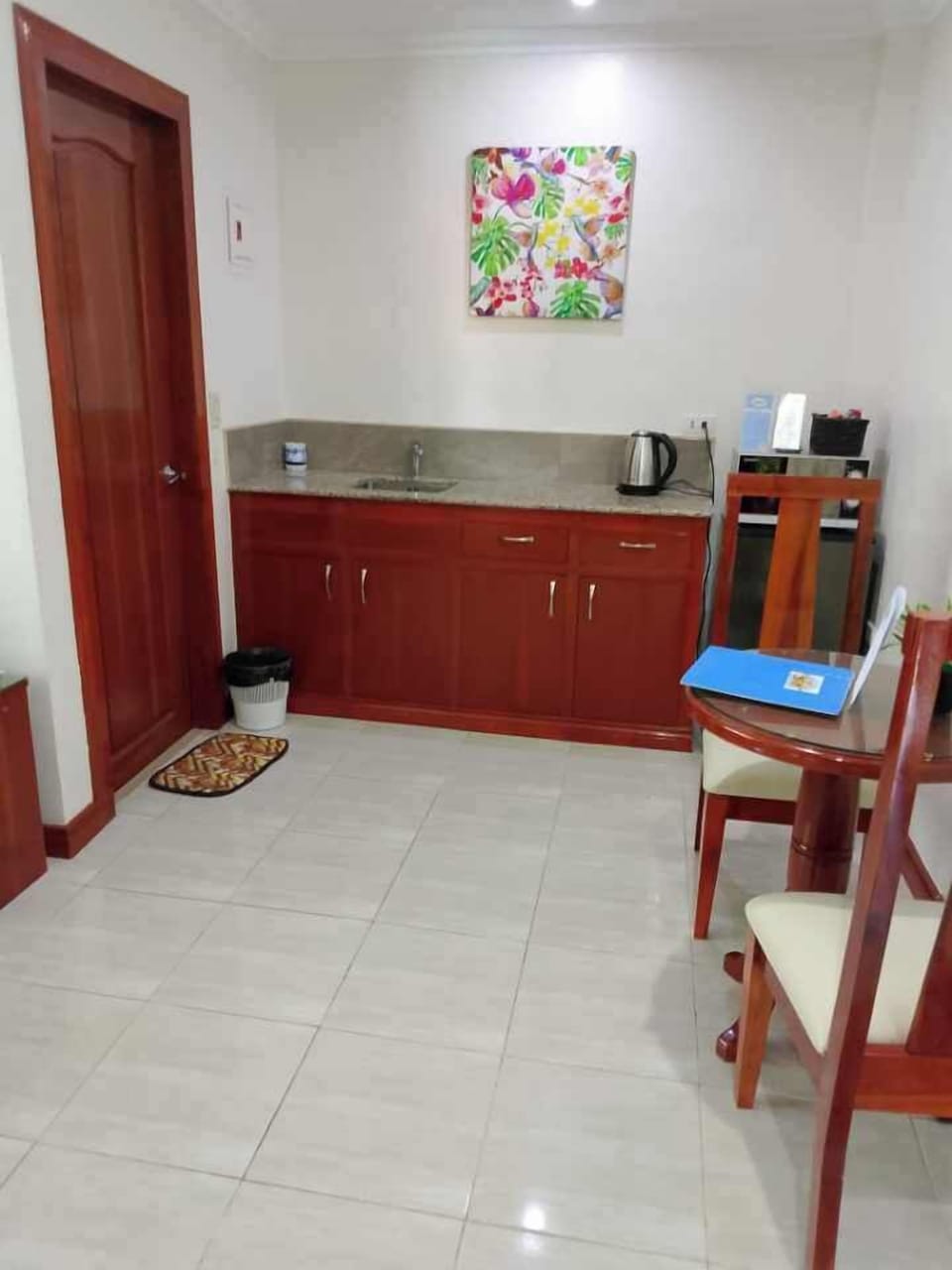 Economy Twin Room, 1 Bedroom | Minibar, desk, free WiFi, bed sheets