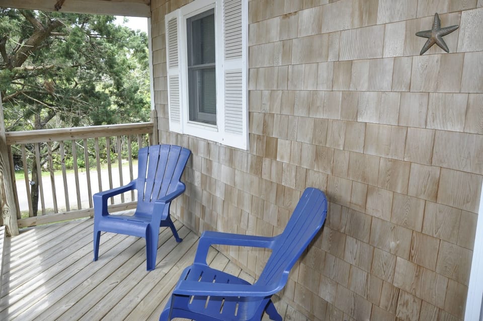 Entry Deck