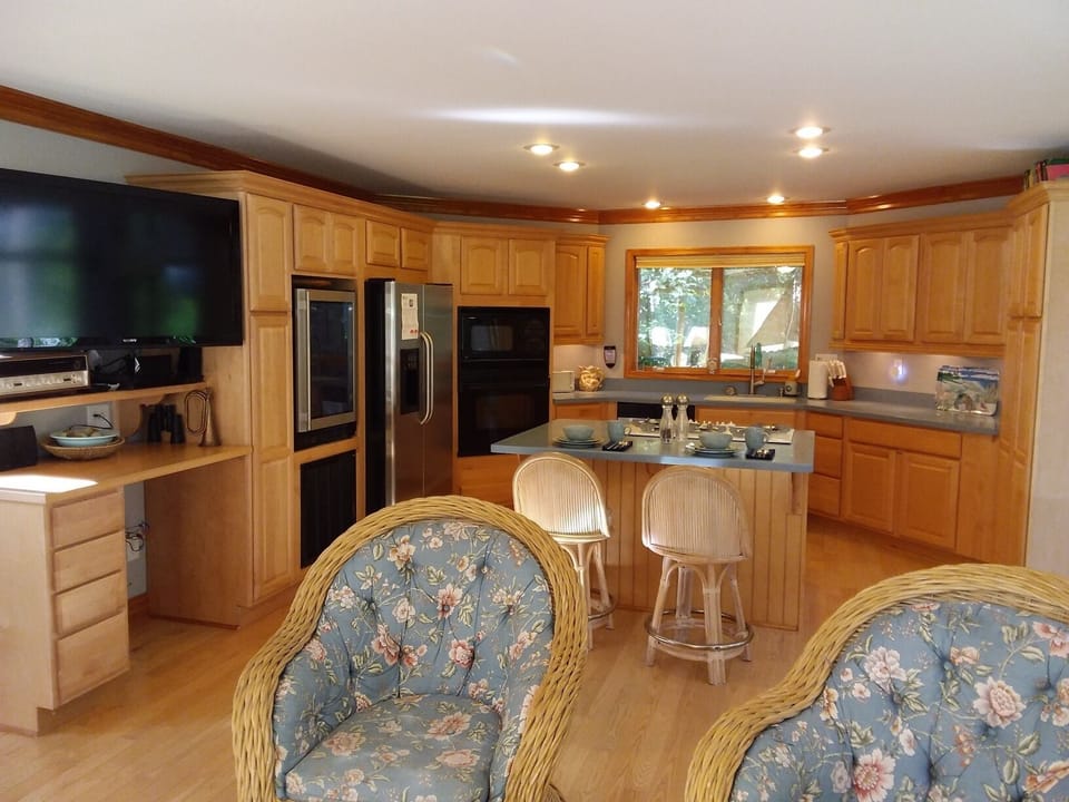 A TV to entertain those who aren't cooking! 