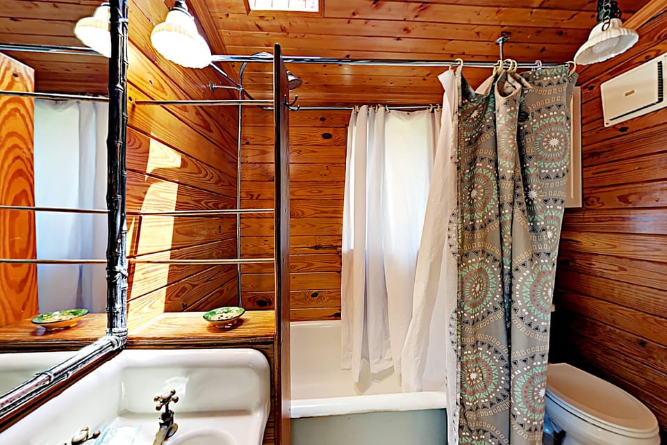 Bath with Clawfoot TubShower