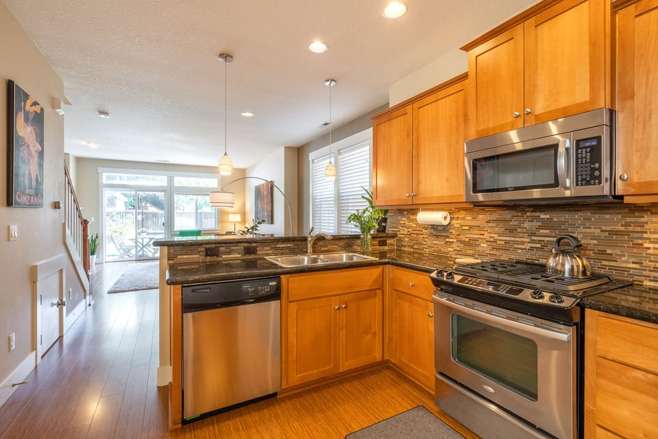 Gas stove and oven 