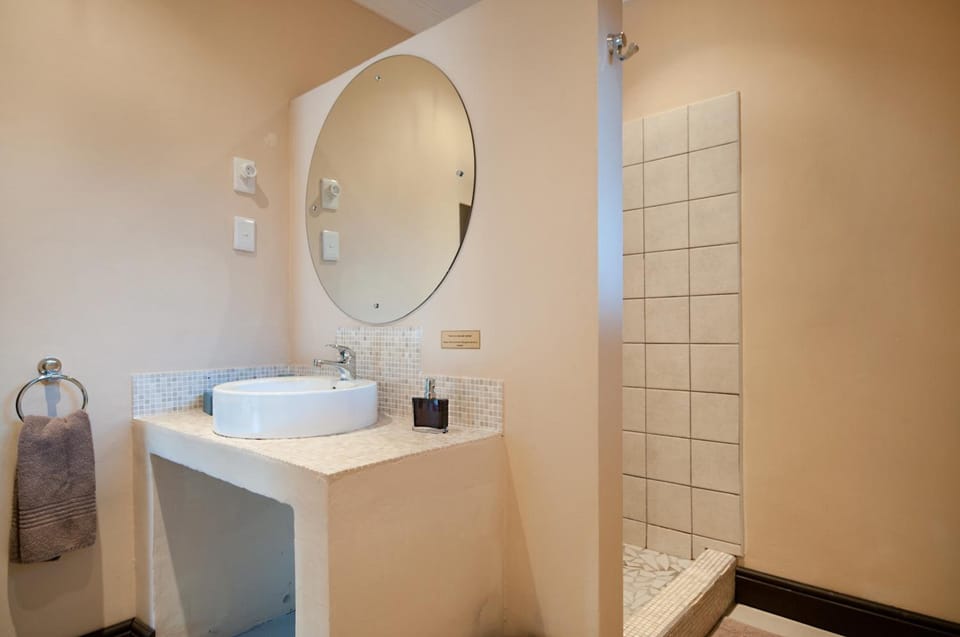 Towels, toilet paper