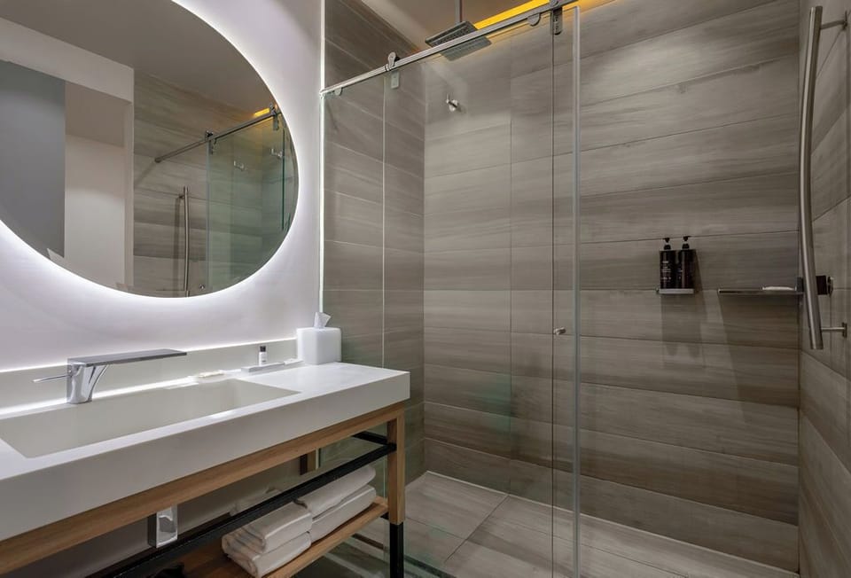 Superior Twin Room, 2 Double Beds | Bathroom | Free toiletries, hair dryer, towels, soap