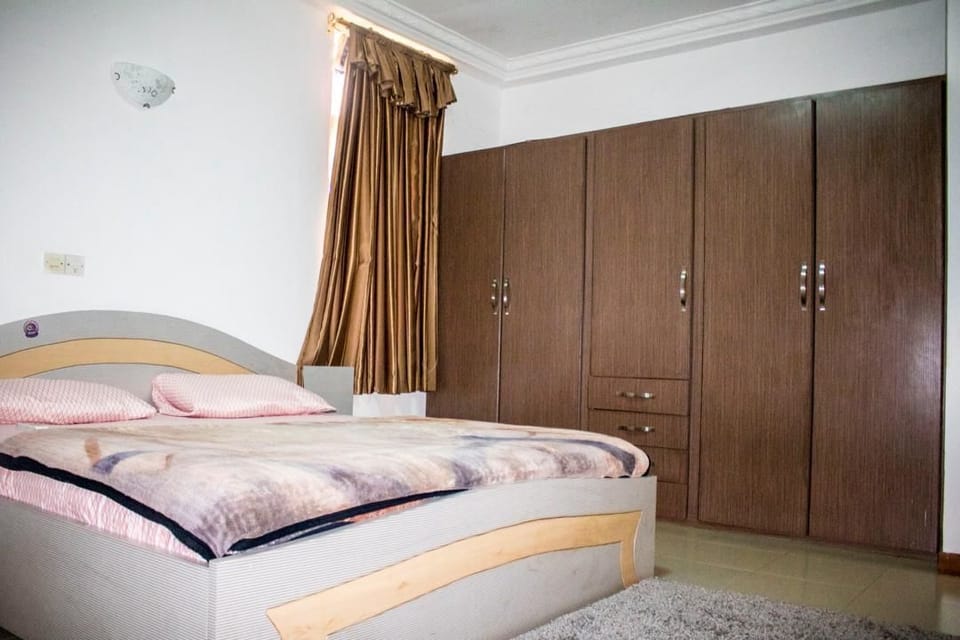 Deluxe Double Room | In-room safe, blackout drapes, iron/ironing board (on request)