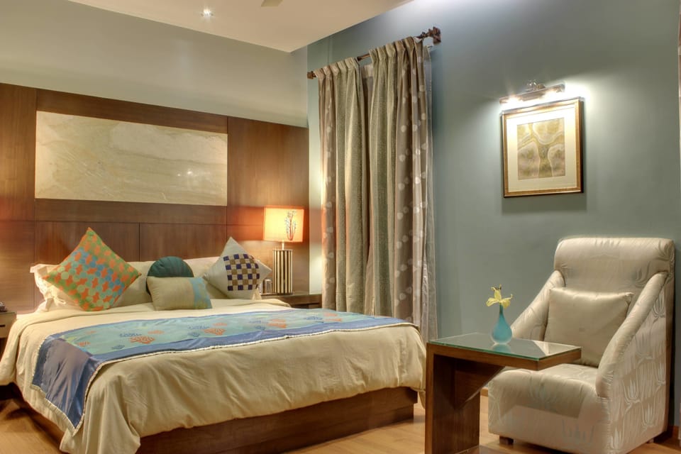 Egyptian cotton sheets, premium bedding, down comforters, pillowtop beds