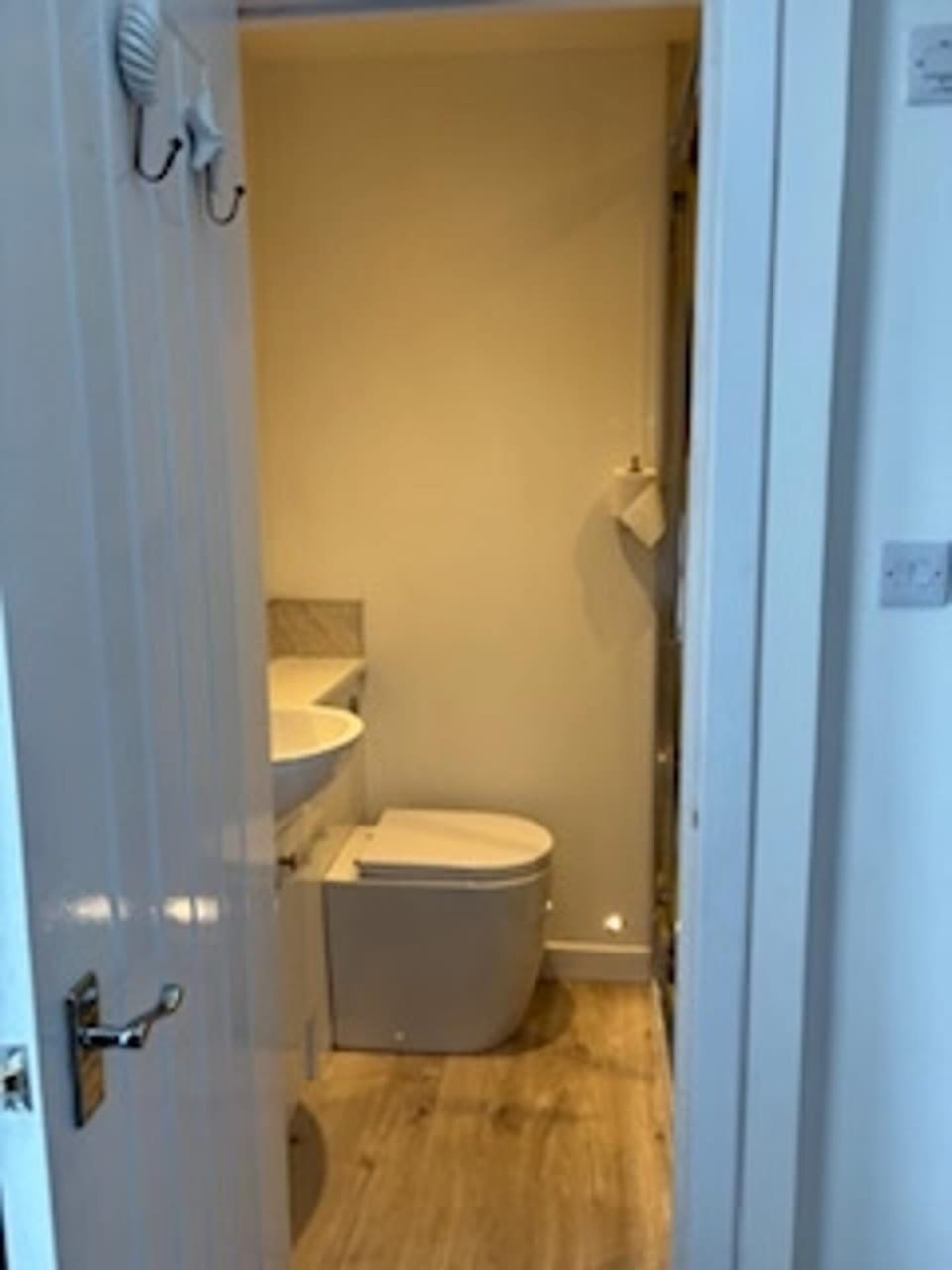 Petfriendly-beachfront-sunsetfacingsunporch-garden Cottage in Scotland