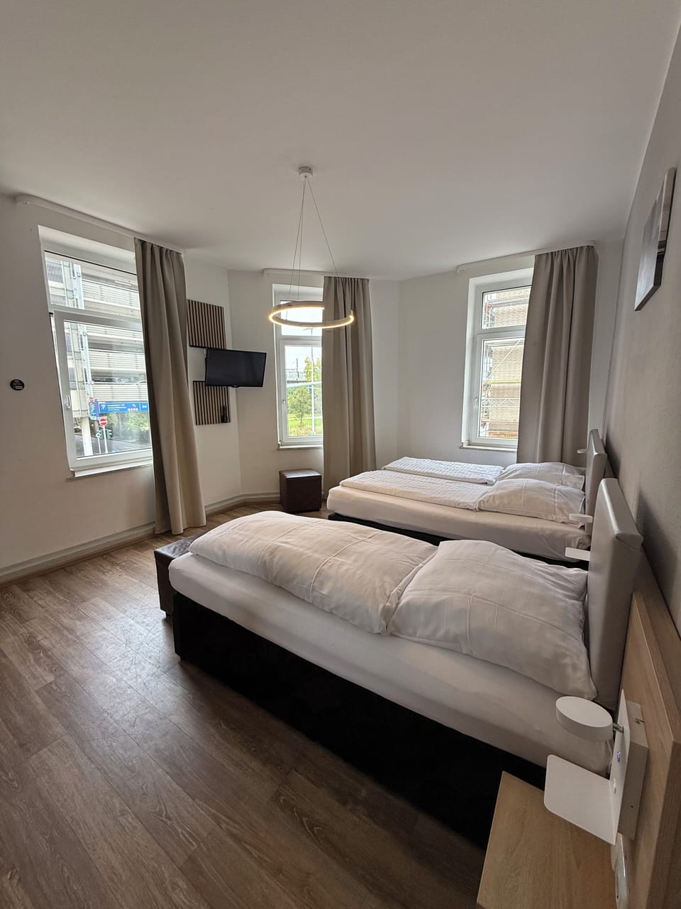 Triple Room | Hypo-allergenic bedding, desk, laptop workspace, free WiFi