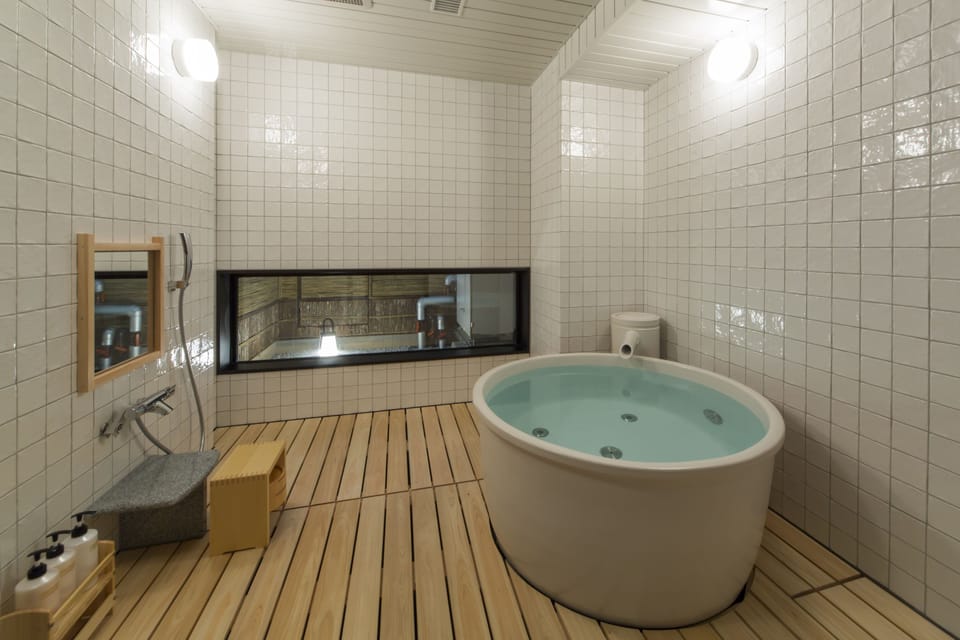 Private spa tub