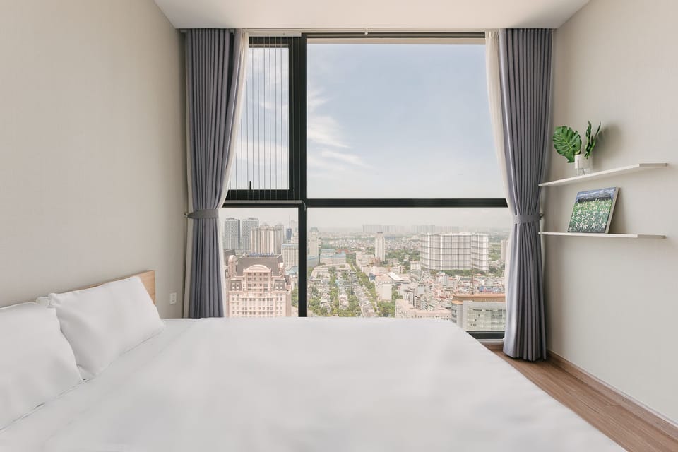 Superior Apartment | Individually decorated, individually furnished, desk, laptop workspace